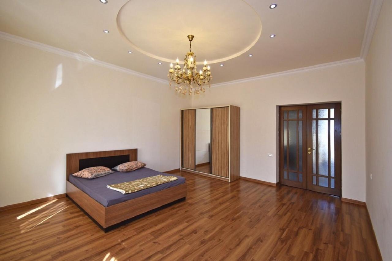 Tumanyan Street 3 Bedroom Deluxe Apartment With Large Balcony Tm662 Ereván Exterior foto